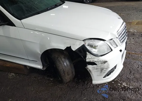 2010 Mercedes-Benz E 350 4Matic из США, поврежденный, VIN WDDHF8HB5AA258103